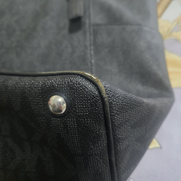 Michael Kors Black Tote Bag - Picture 5 of 7